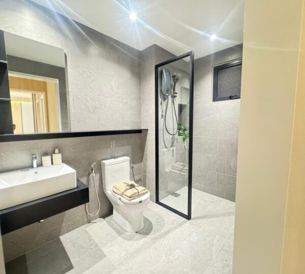 Bathroom in Asteriaz Building - The Asteriaz @ JBCC EXSIM