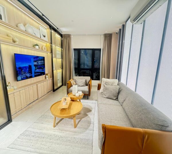 Living Room in Asteriaz Building - The Asteriaz @ JBCC EXSIM