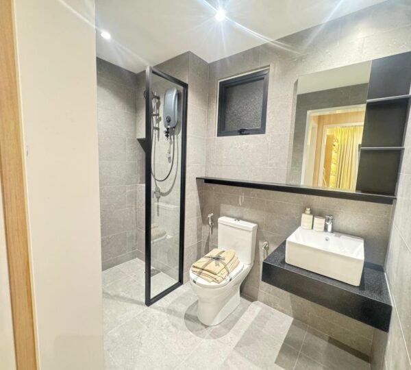 Bathroom in Asteriaz Building - The Asteriaz @ JBCC EXSIM